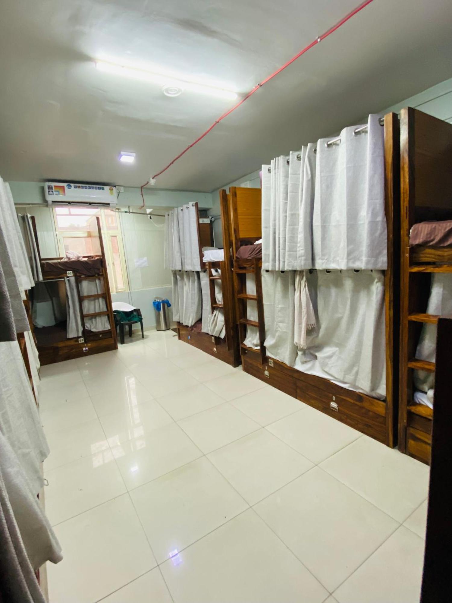 ניו דלהי Homestay Ac Dormitory מראה חיצוני תמונה
