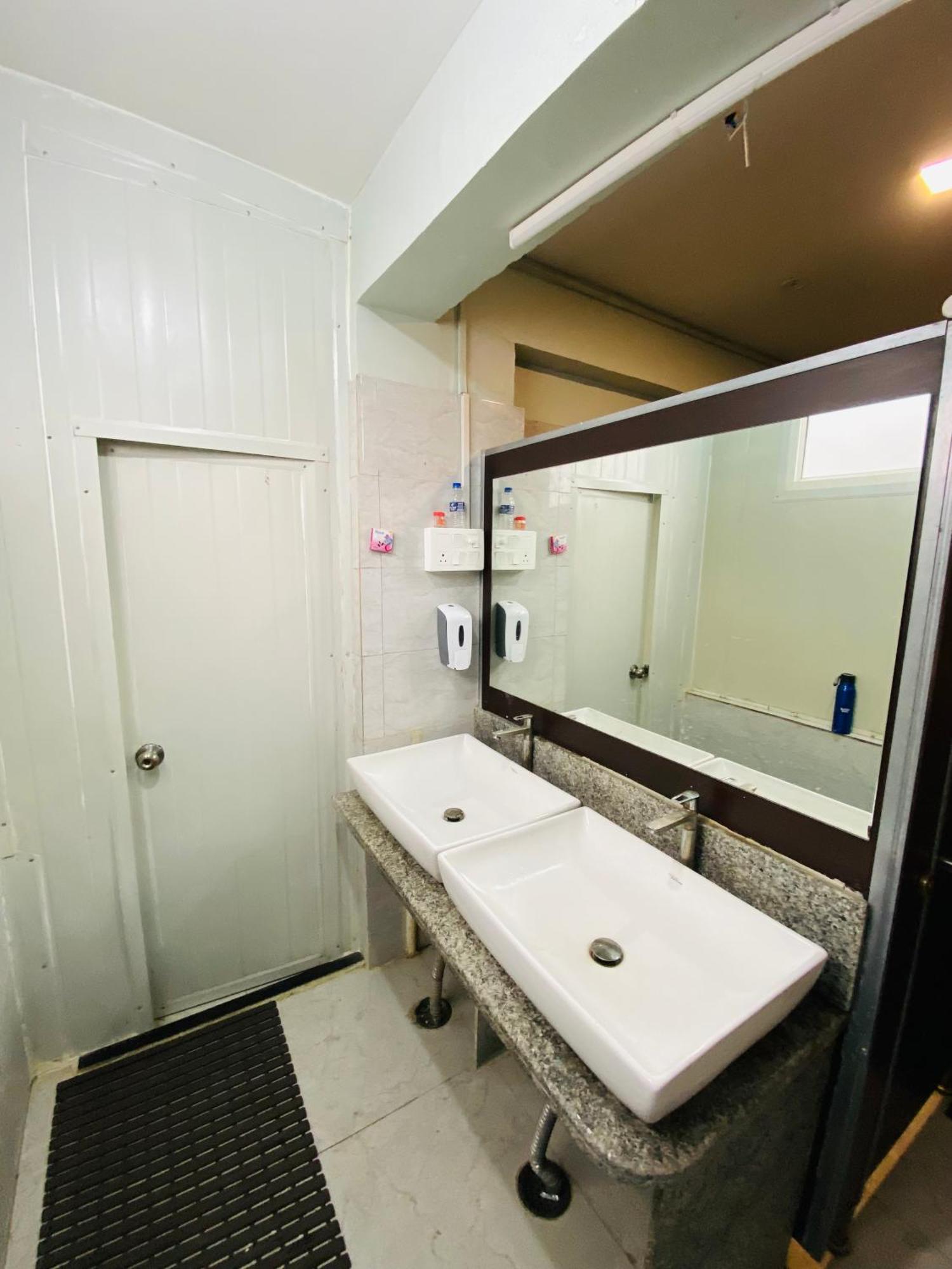 ניו דלהי Homestay Ac Dormitory מראה חיצוני תמונה